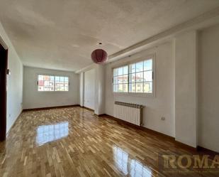 Living room of Duplex for sale in Villares de la Reina  with Terrace and Balcony