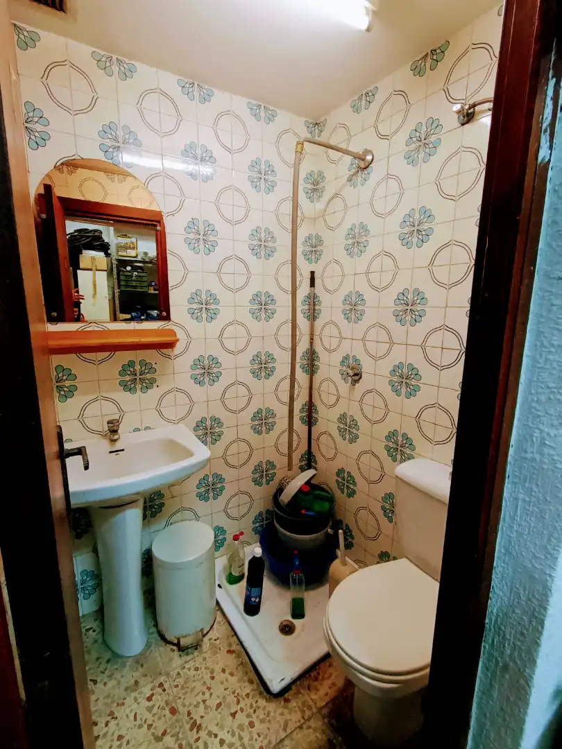 Baño de Local en venta en Alicante / Alacant con Aire acondicionado, Amueblado y Internet