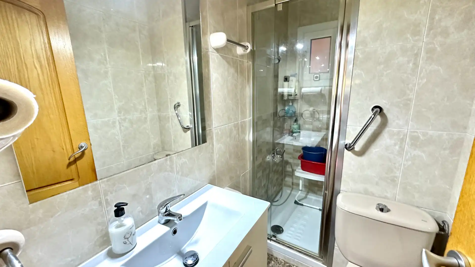 Baño de Piso en venta en Cerdanyola del Vallès con Aire acondicionado, Calefacción y Horno