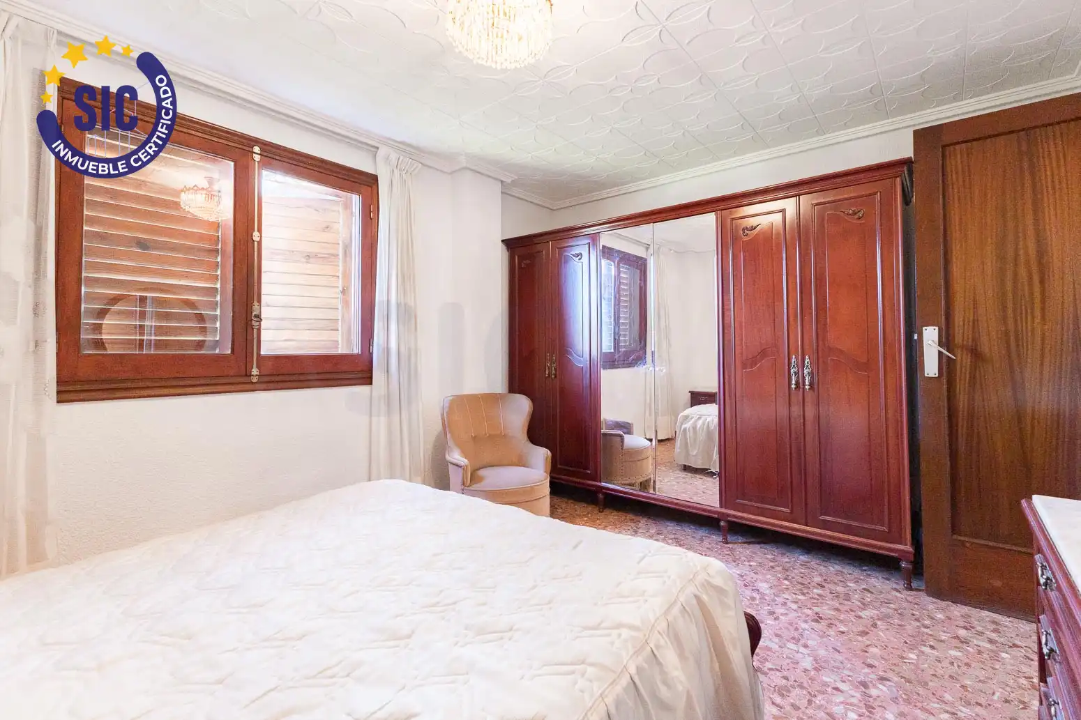 Habitación de Casa o chalet en venta en Chiva con Jardín privado