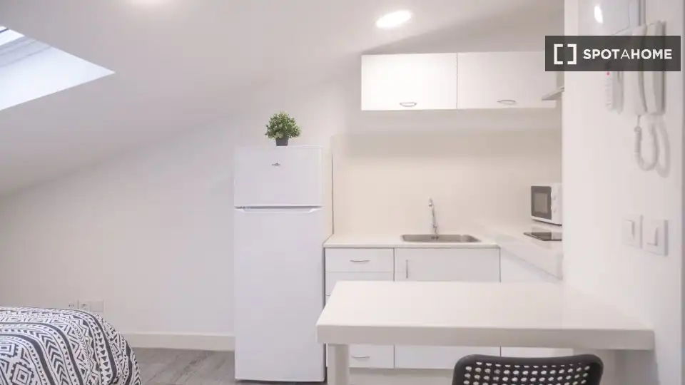 Cocina de Piso de alquiler en Madrid con Aire acondicionado, Calefacción y Amueblado
