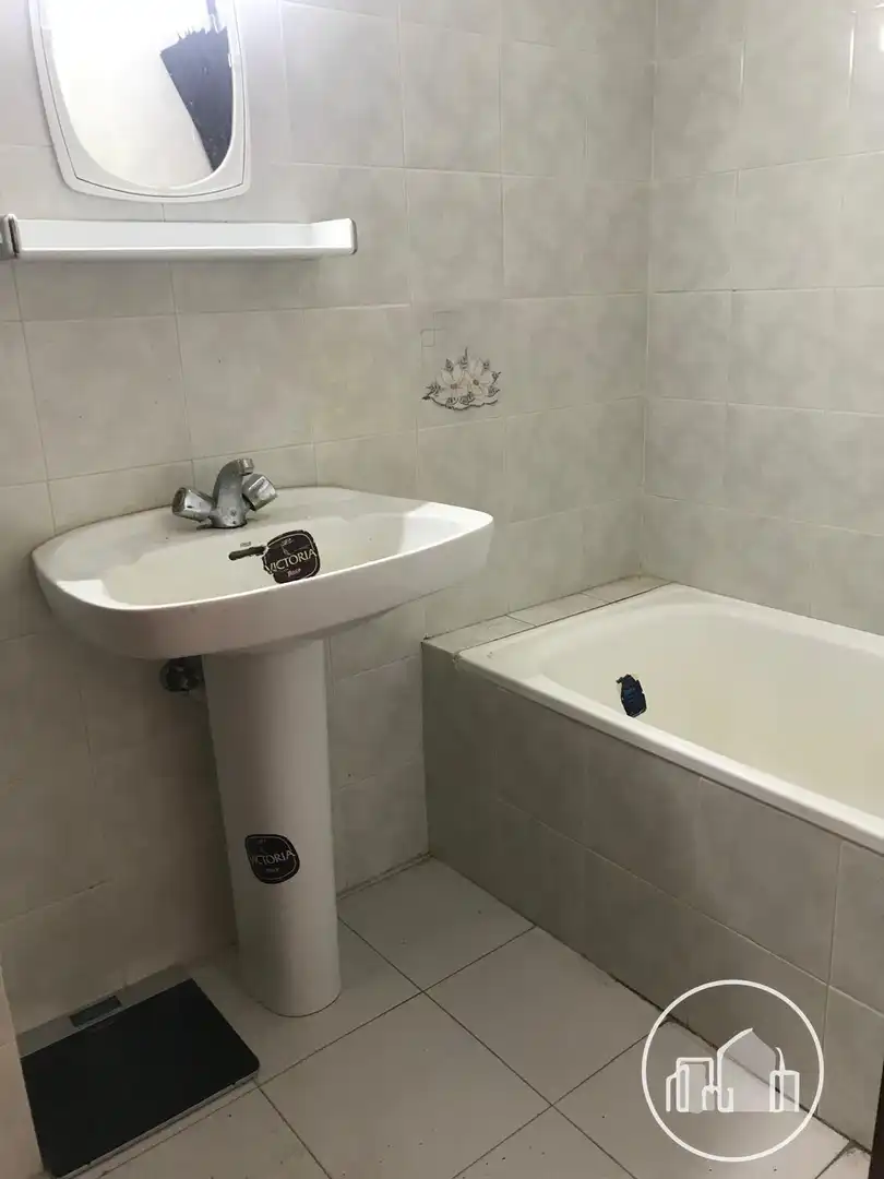 Baño de Piso en venta en Medina de Pomar con Amueblado y Balcón