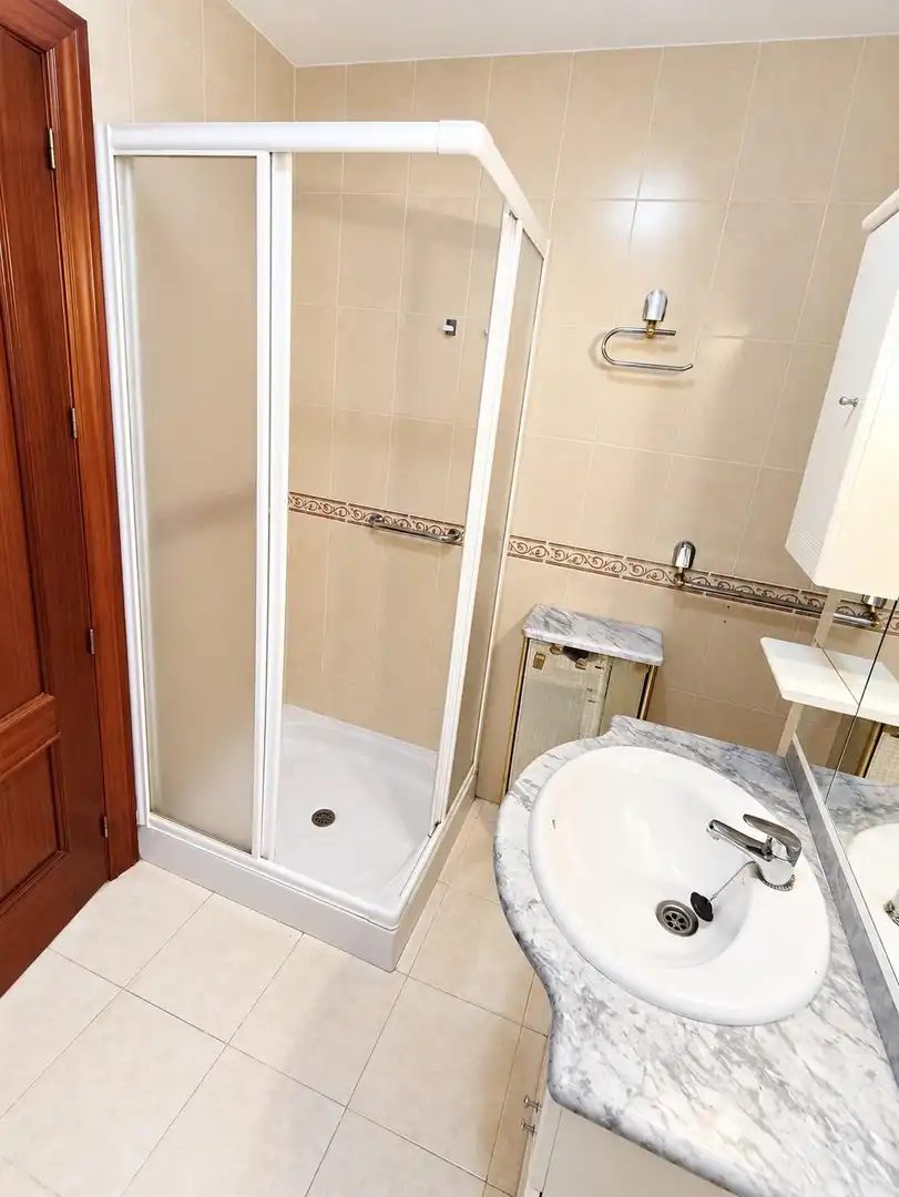 Badezimmer von Wohnung zum Verkauf in Maracena mit Terrasse