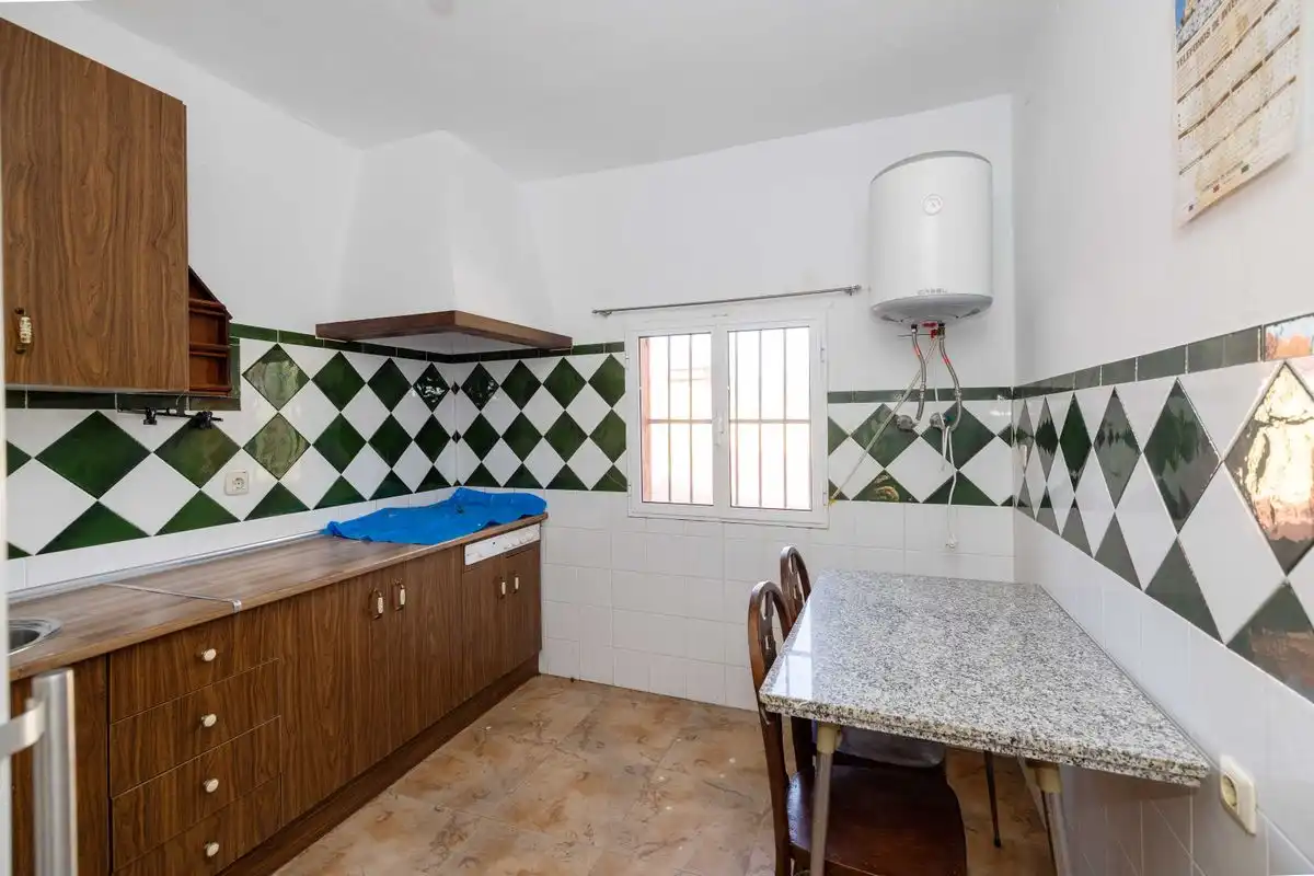Küche von Country house zum Verkauf in Olvera mit Klimaanlage, Heizung und Privatgarten
