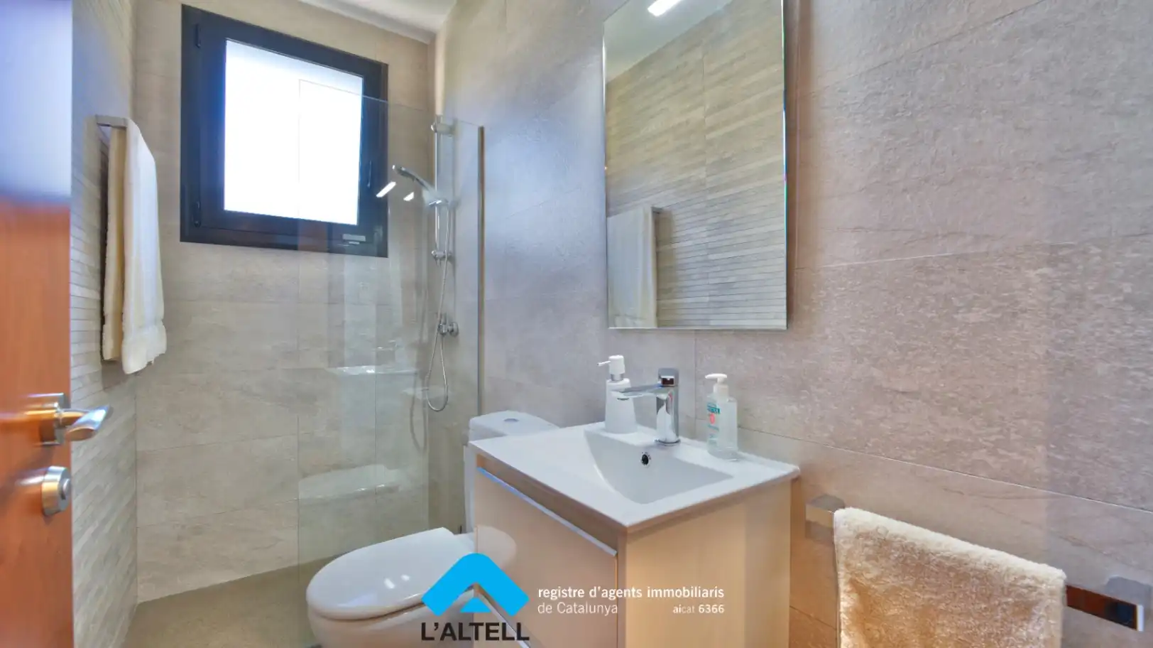 Baño de Casa o chalet en venta en L'Ametlla del Vallès con Aire acondicionado, Calefacción y Jardín privado