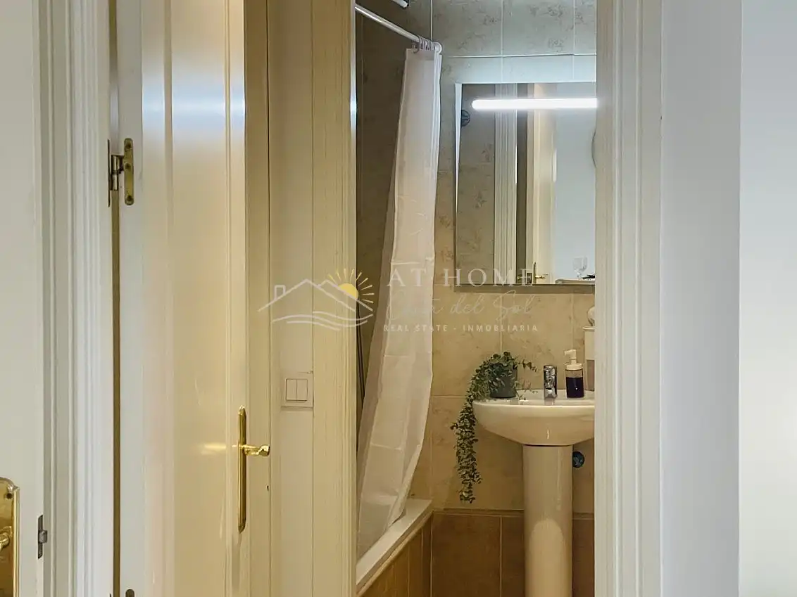 Bathroom of Apartments for sale in Marbella  with Terrace
