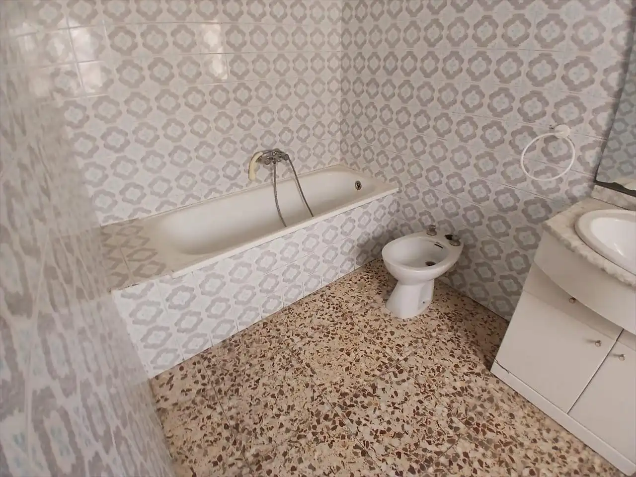 Bathroom of Flat for sale in Almansa