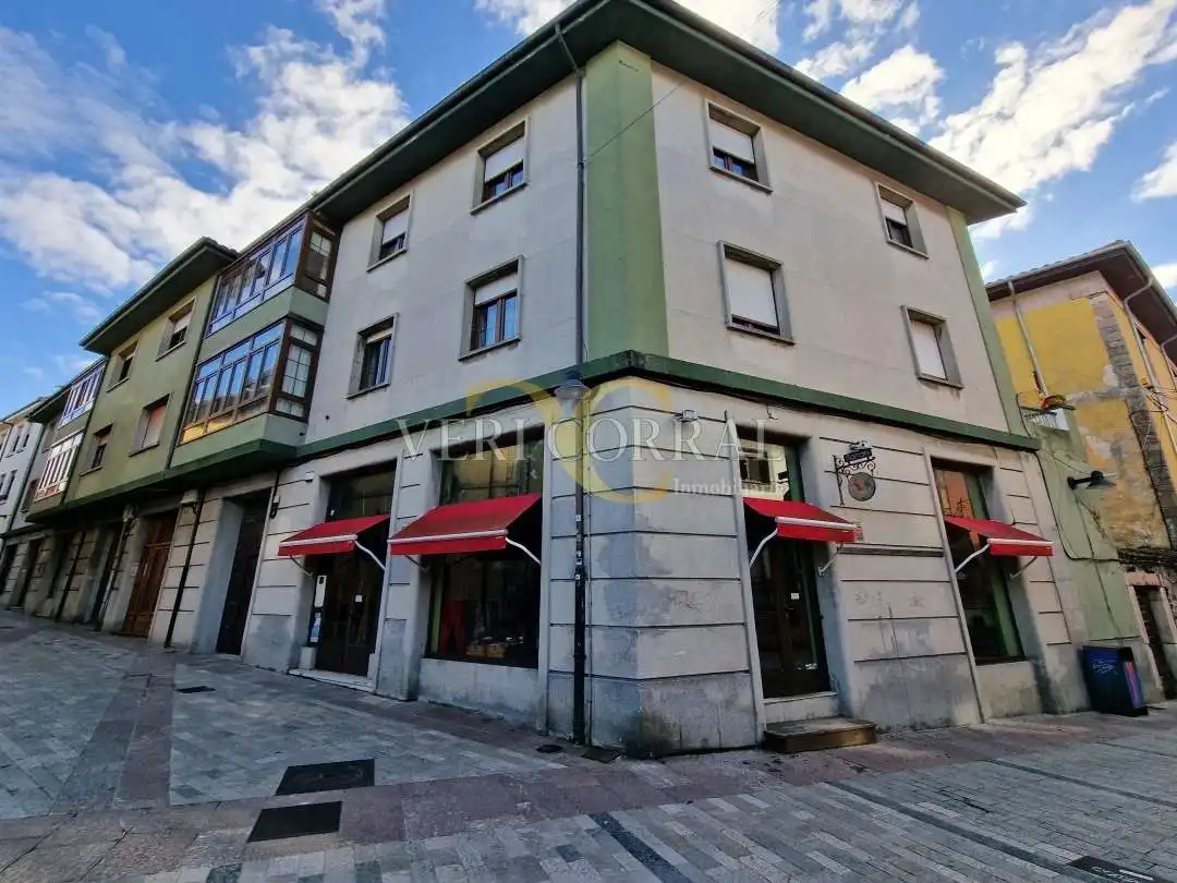 Gewerbefläche zum Verkauf in Calle Posada Argüelles
