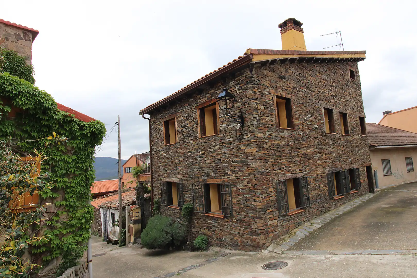 Vista exterior de Casa adosada en venta en El Atazar con Calefacción, Terraza y Trastero