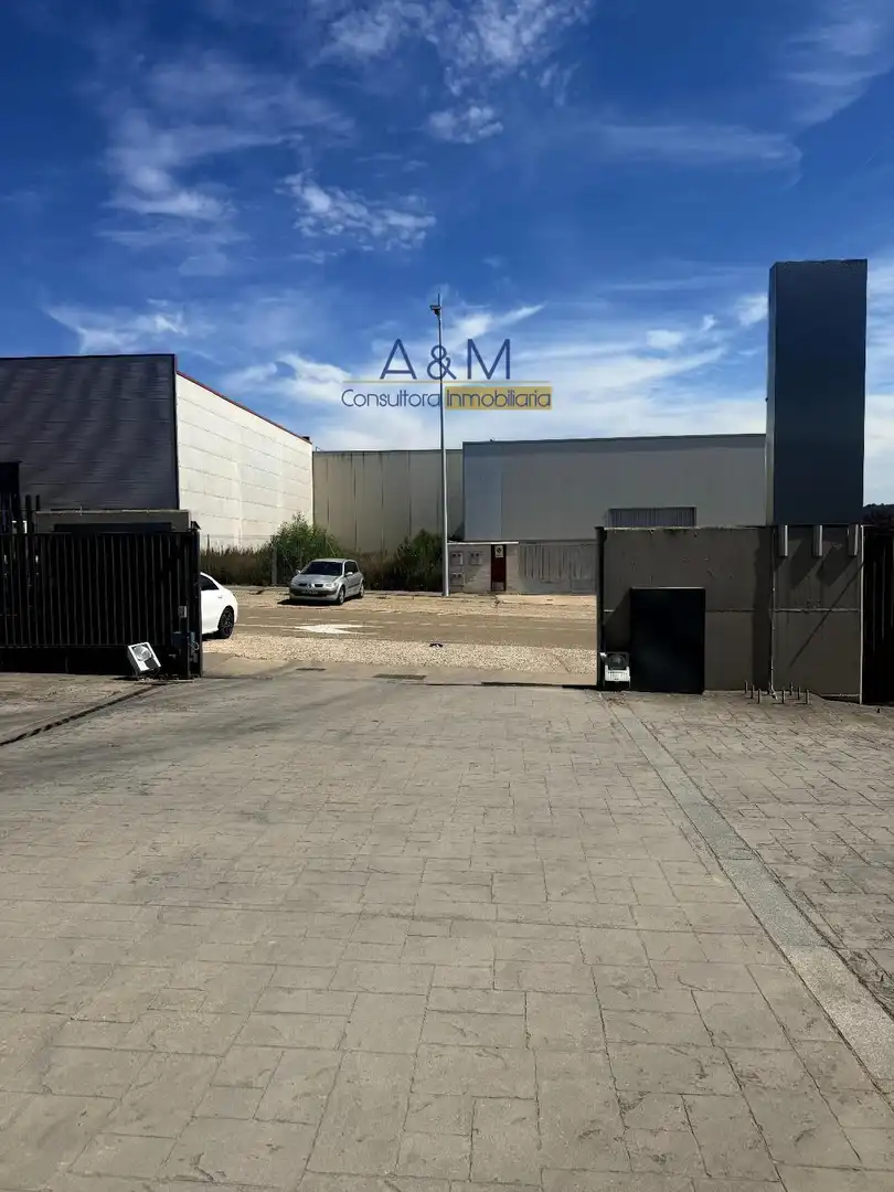 Nave industrielle avec ascenseur à louer à Metano, imagen 3