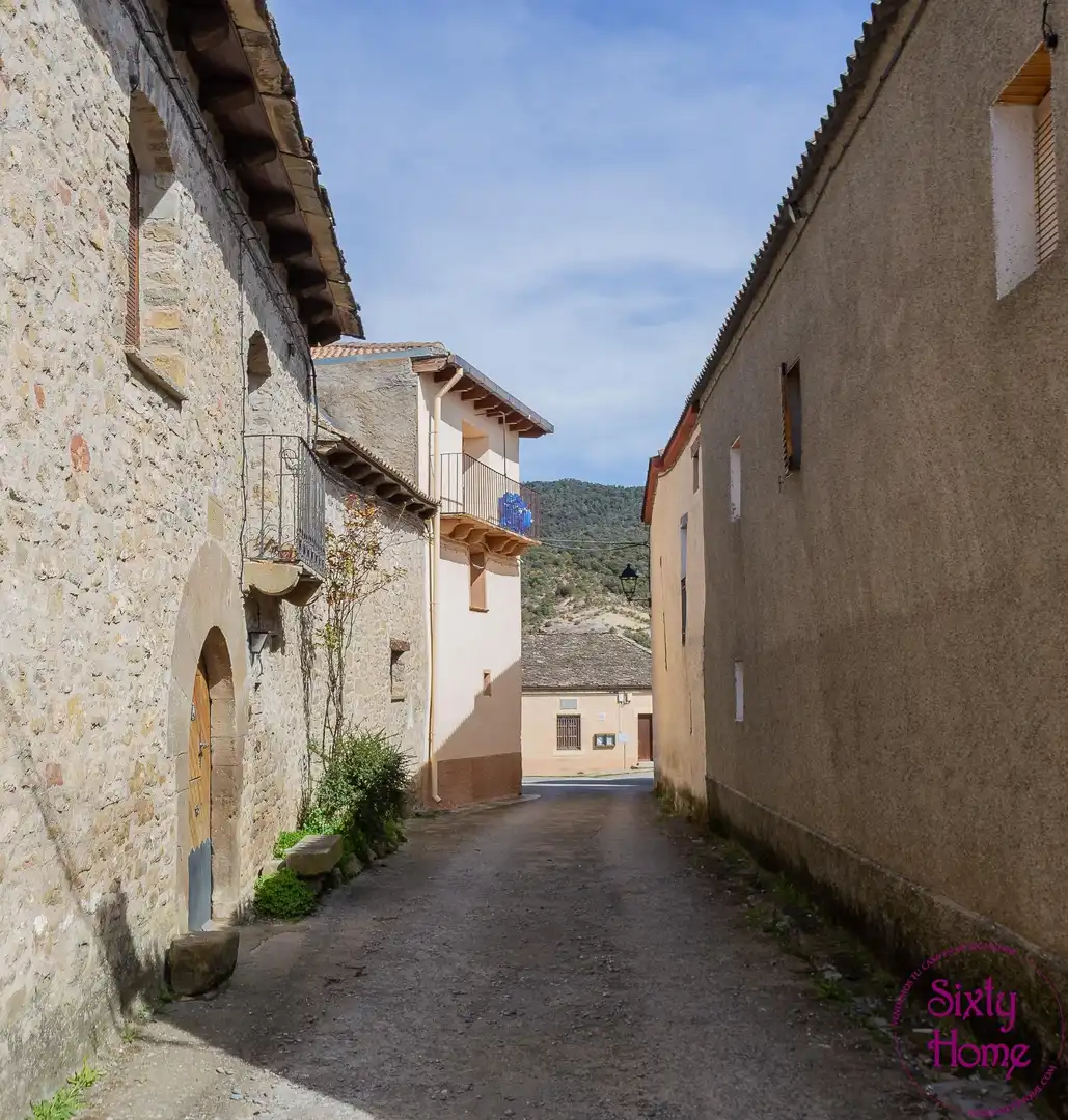Exterior view of Houses for sale in Jaca  with Parquet flooring and Balcony