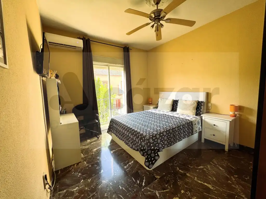 Habitación de Casa adosada en venta en Mairena del Alcor con Aire acondicionado y Terraza