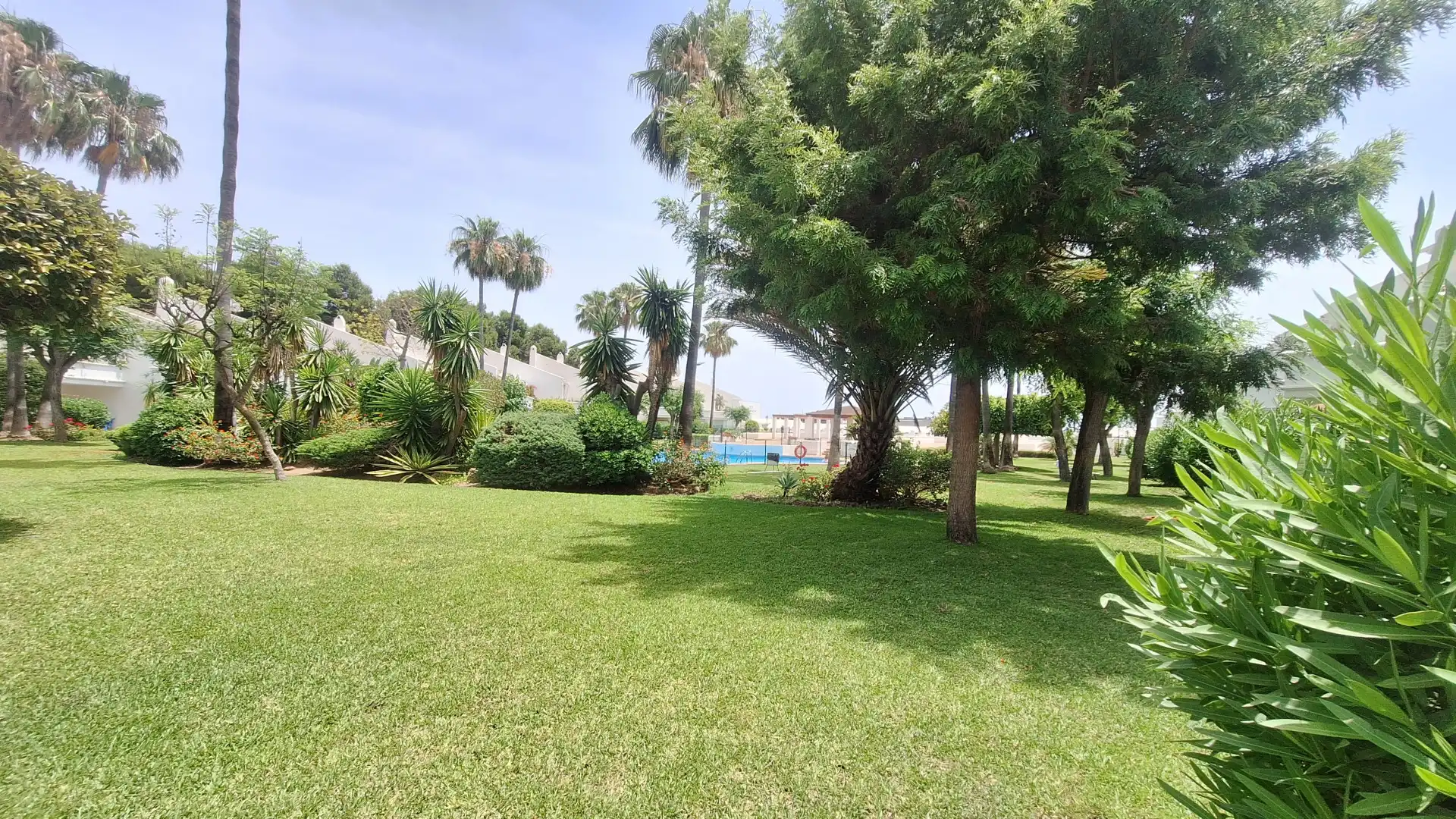 Garden of Detached homes for sale in Estepona  with Air Conditioner, Terrace and Swimming Pool