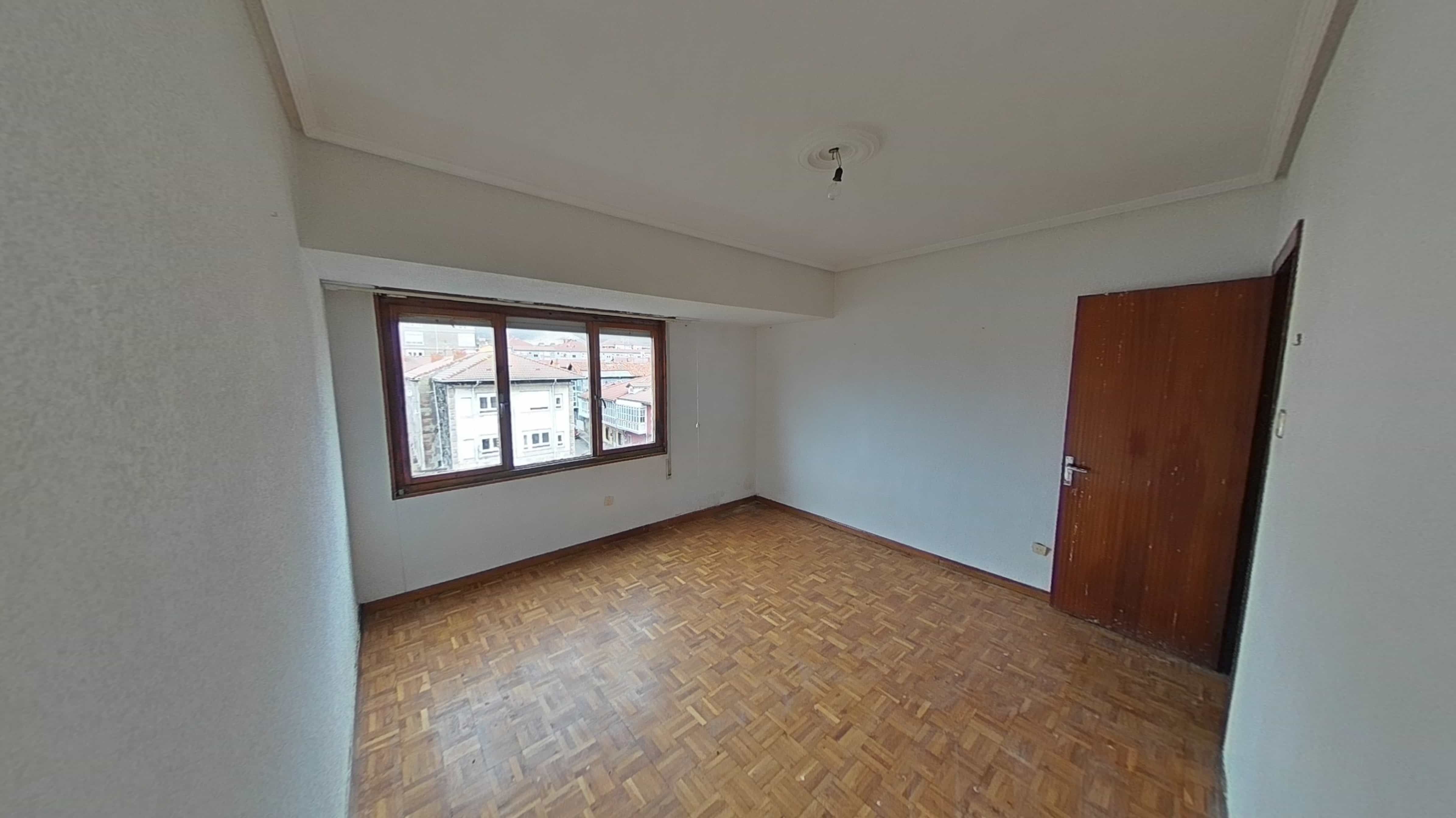 Dormitori de Pis en venda en Reinosa amb Parquet i Forn