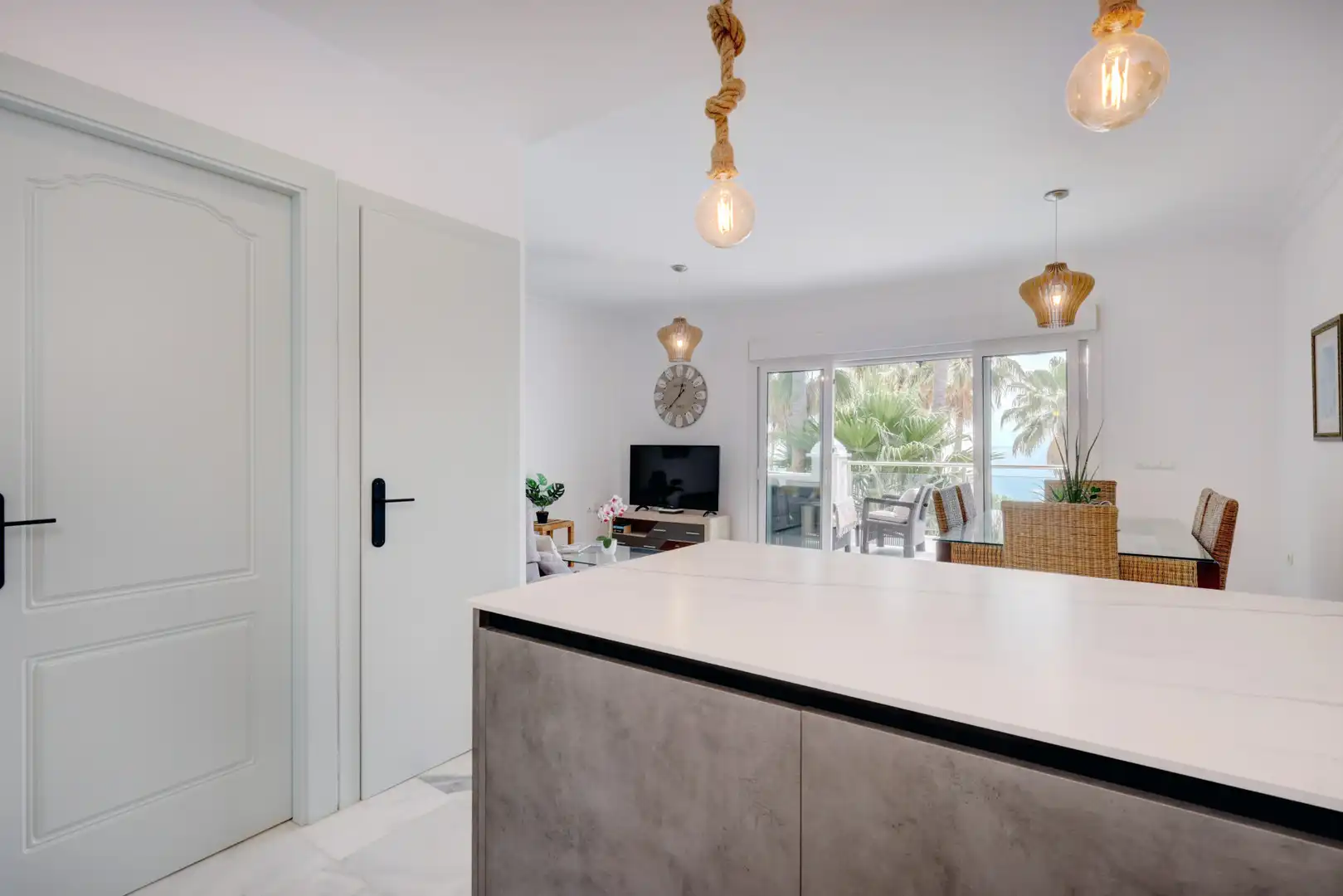 Cuina de Apartament en venda en Estepona amb Aire condicionat, Jardí privat i Terrassa