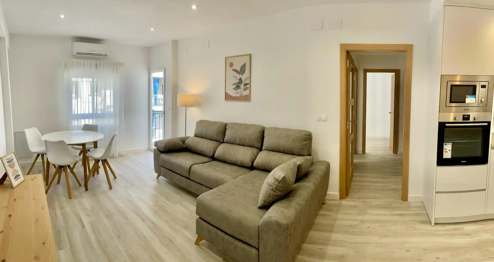 Sala d'estar de Pis de lloguer en Córdoba amb Aire condicionat, Terrassa i Moblat
