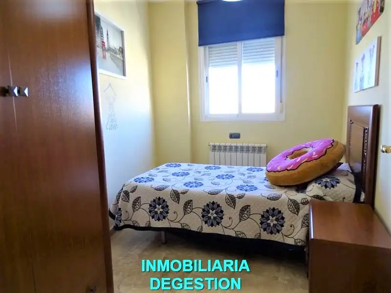 Habitación de Dúplex en venta en Linares con Aire acondicionado, Calefacción y Terraza