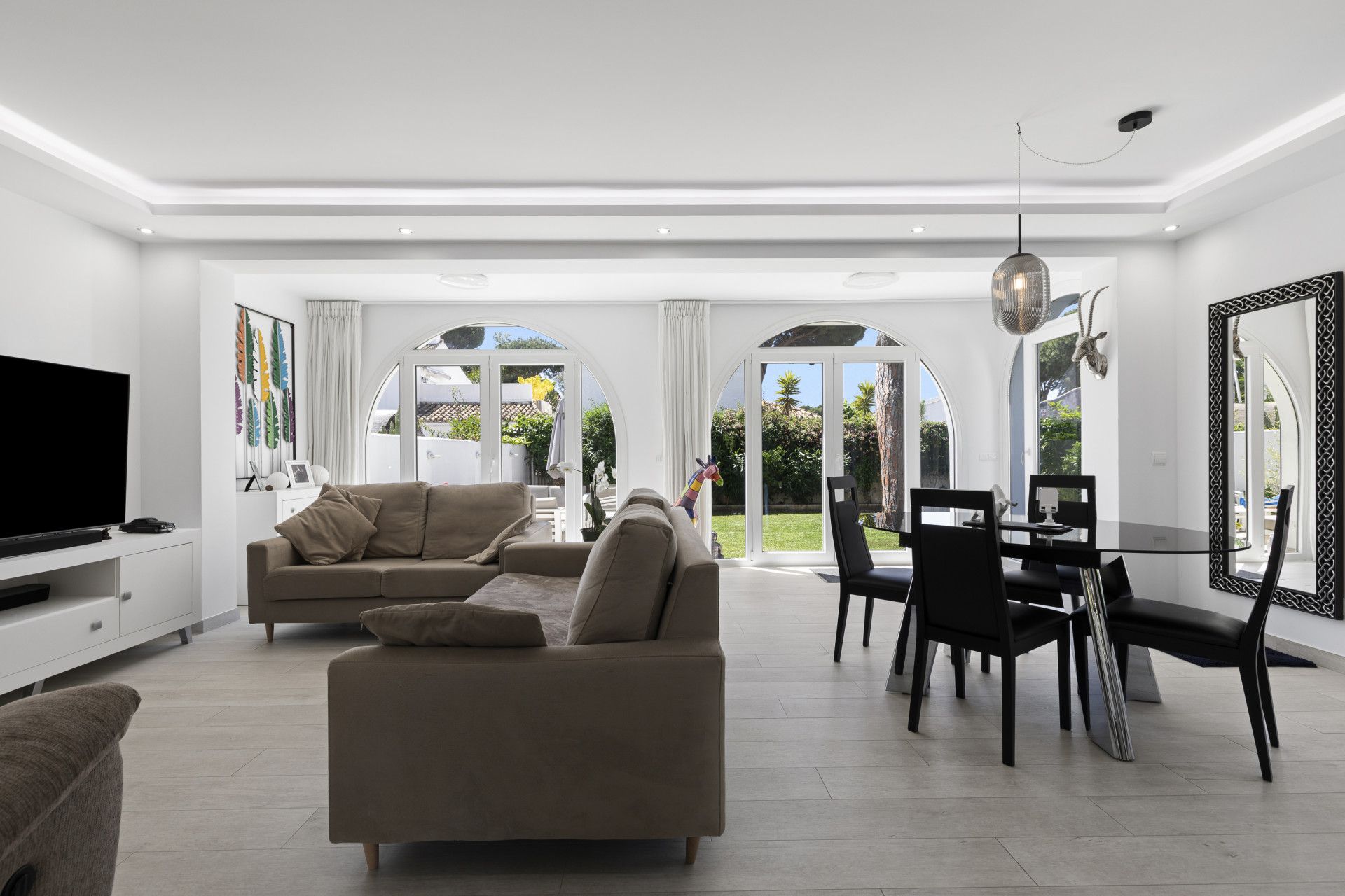 Living room of House or chalet for sale in Estepona  with Air Conditioner, Private garden and Terrace