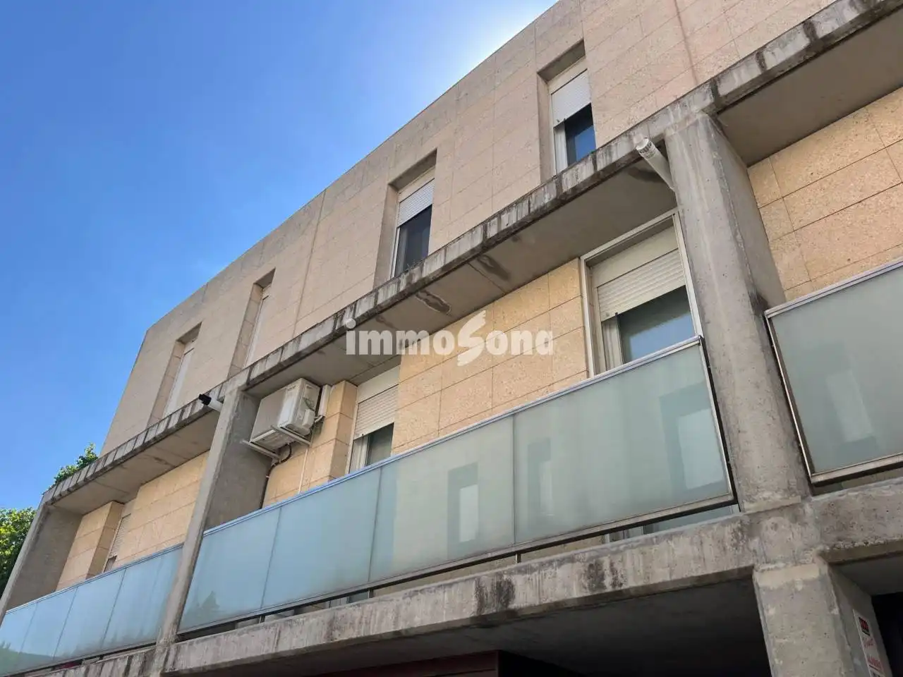 Vista exterior de Casa o xalet en venda en Tona amb Aire condicionat, Calefacció i Terrassa