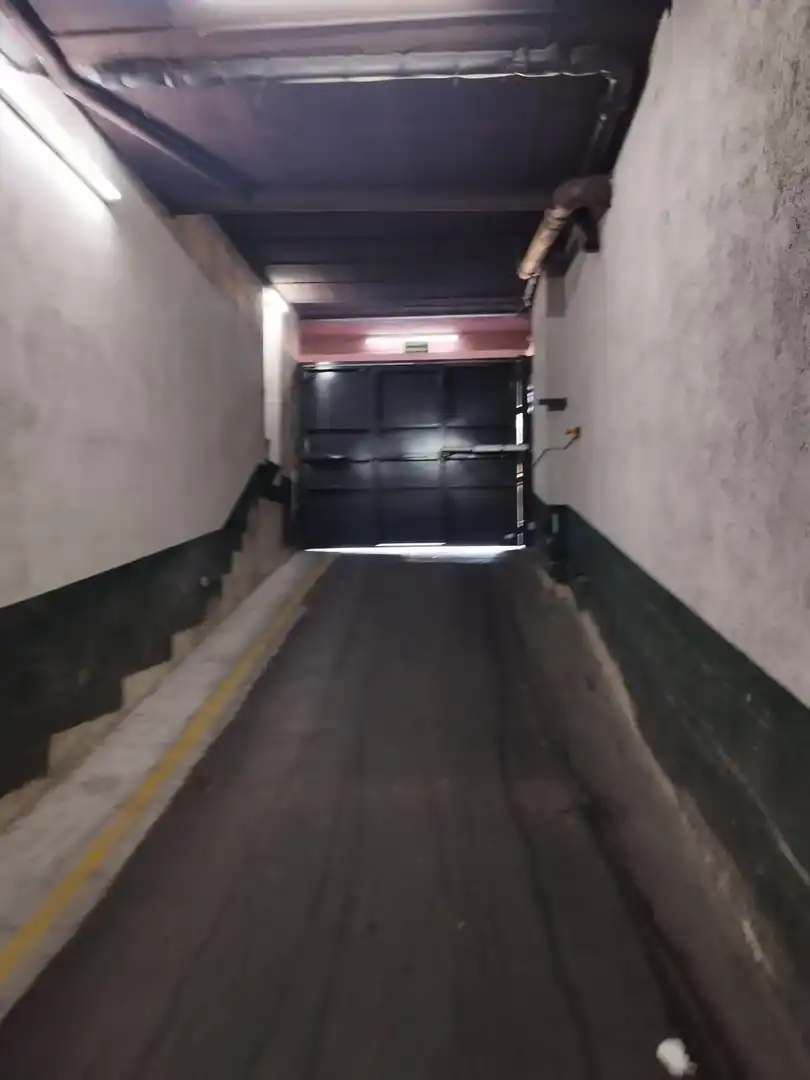 Parcheggio in vendita a Avinguda de Santa Coloma, imagen 4