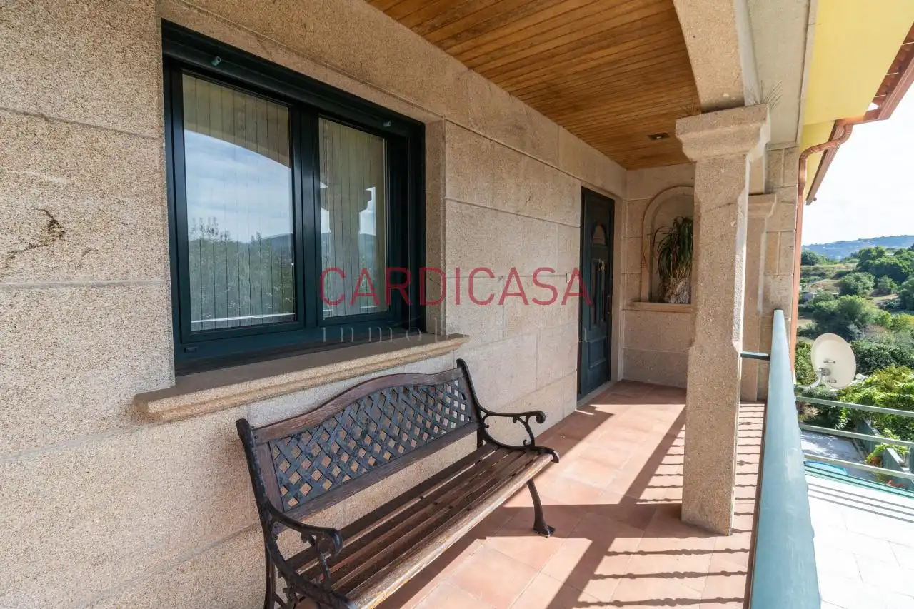 Terraza de Casa o chalet en venta en Vigo  con Calefacción, Jardín privado y Parquet