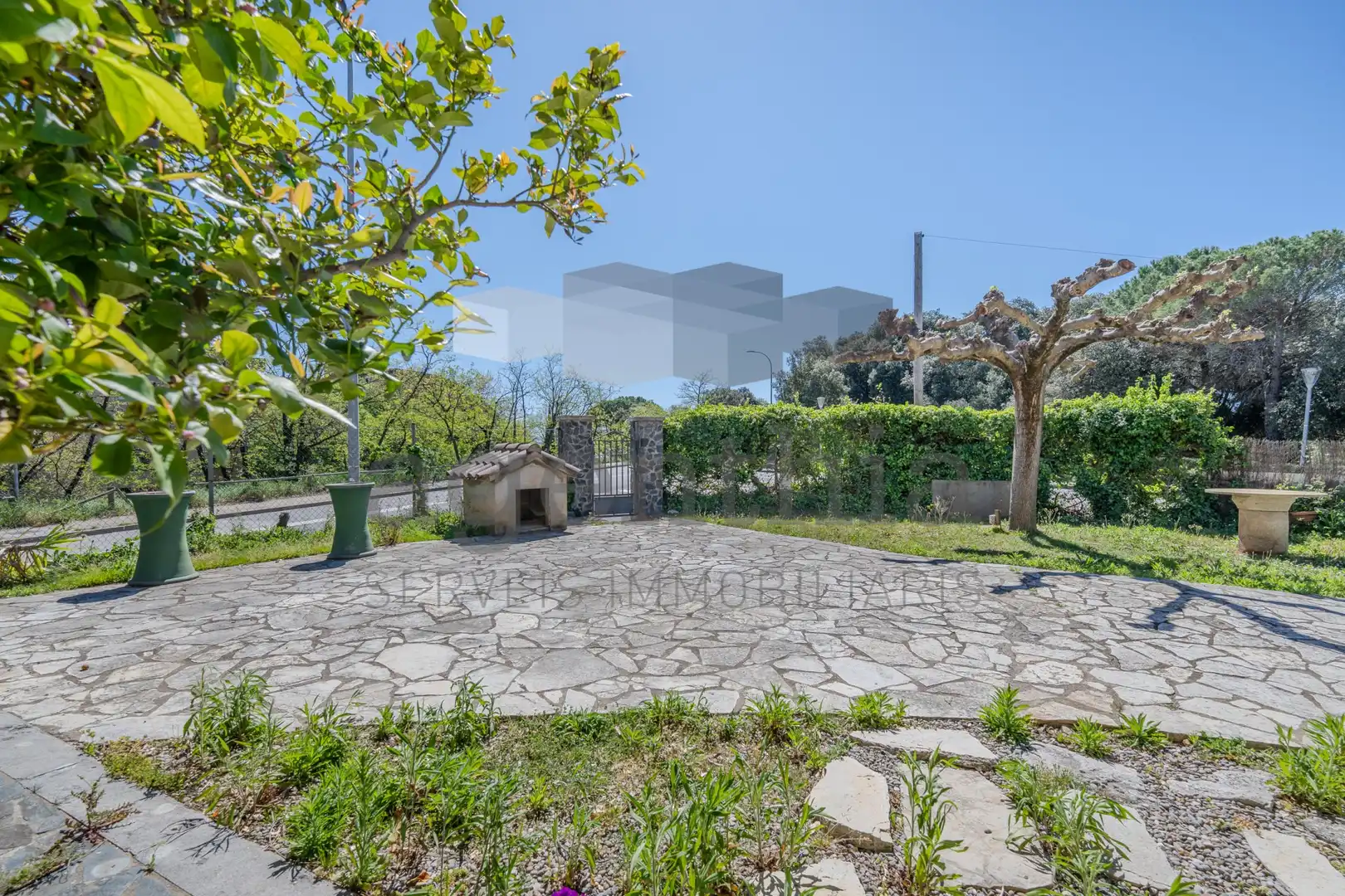 Jardí de Finca rústica en venda en Girona amb Aire condicionat, Calefacció i Terrassa