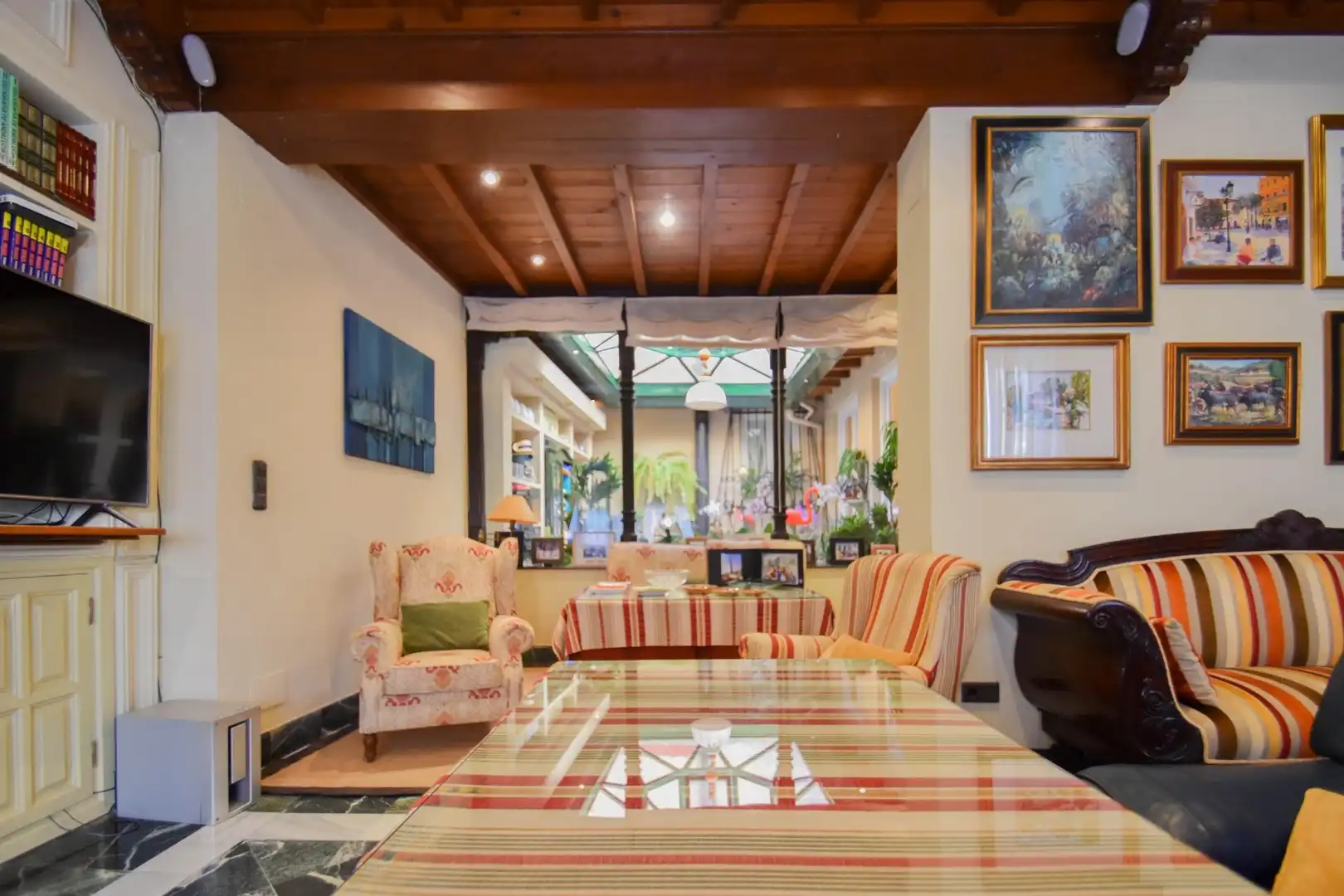 Sala de estar de Edificio en venta en Almuñecar Centro