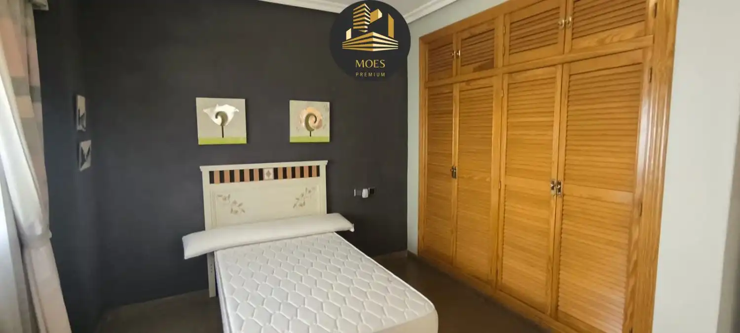 Schlafzimmer von Haus oder Chalet zum Verkauf in Úbeda mit Klimaanlage, Heizung und Terrasse