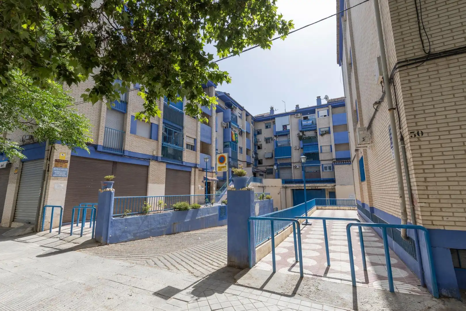 Vista exterior de Piso en venta en Granada con Aire acondicionado, Calefacción y Balcón