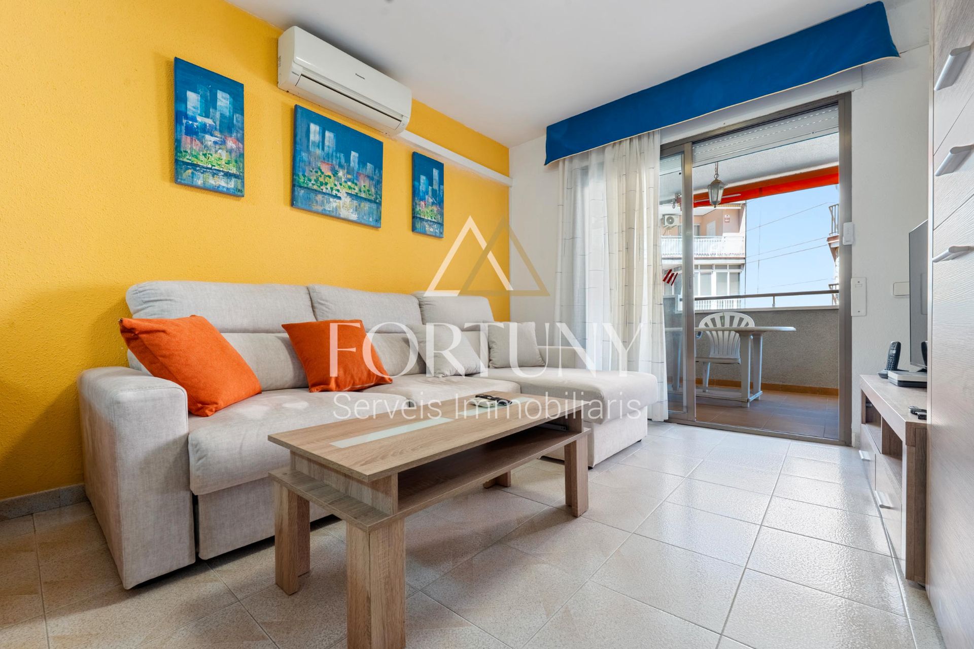 Living room of Flat for sale in Vila-seca  with Air Conditioner and Balcony