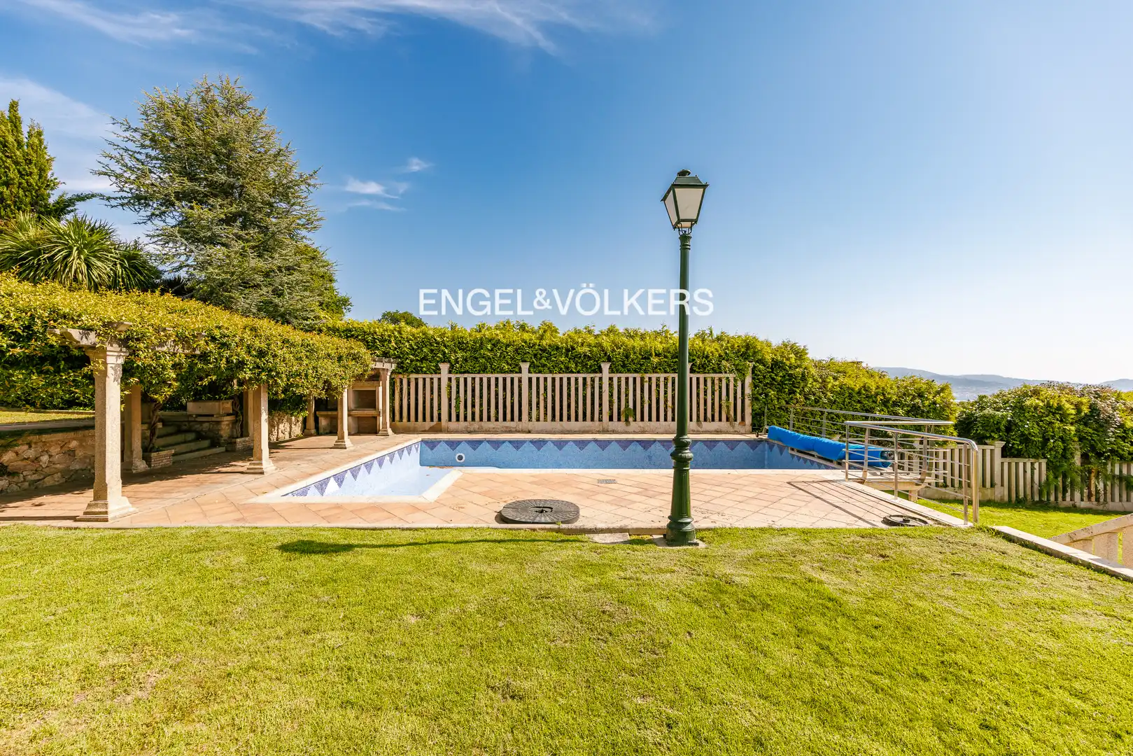 Piscina de Casa o chalet en venta en Nigrán con Calefacción, Jardín privado y Piscina