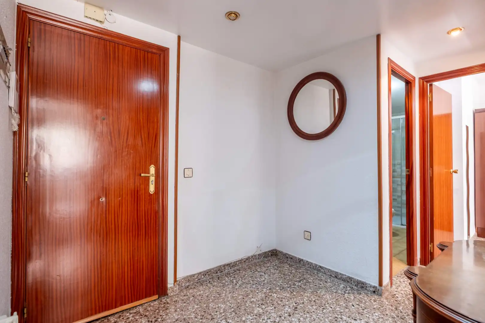 Wohnung zum Verkauf in Zaragoza mit Klimaanlage, Heizung und Terrasse
