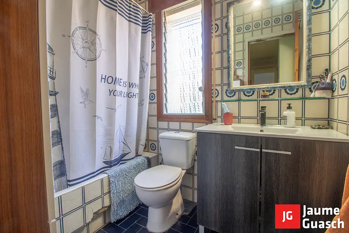 Baño de Casa o chalet en venta en Torredembarra con Aire acondicionado, Calefacción y Jardín privado