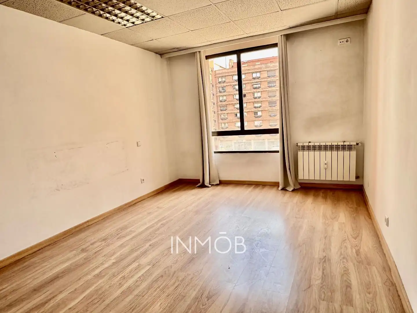 Schlafzimmer von Wohnung zur Miete in Madrid mit Klimaanlage