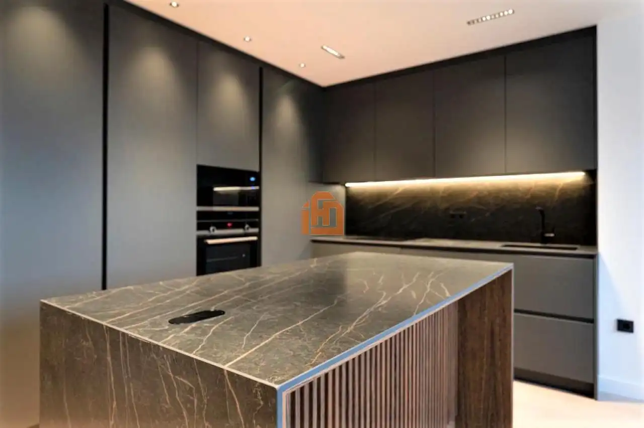 Cocina de Piso en venta en León Capital  con Calefacción, Parquet y Terraza