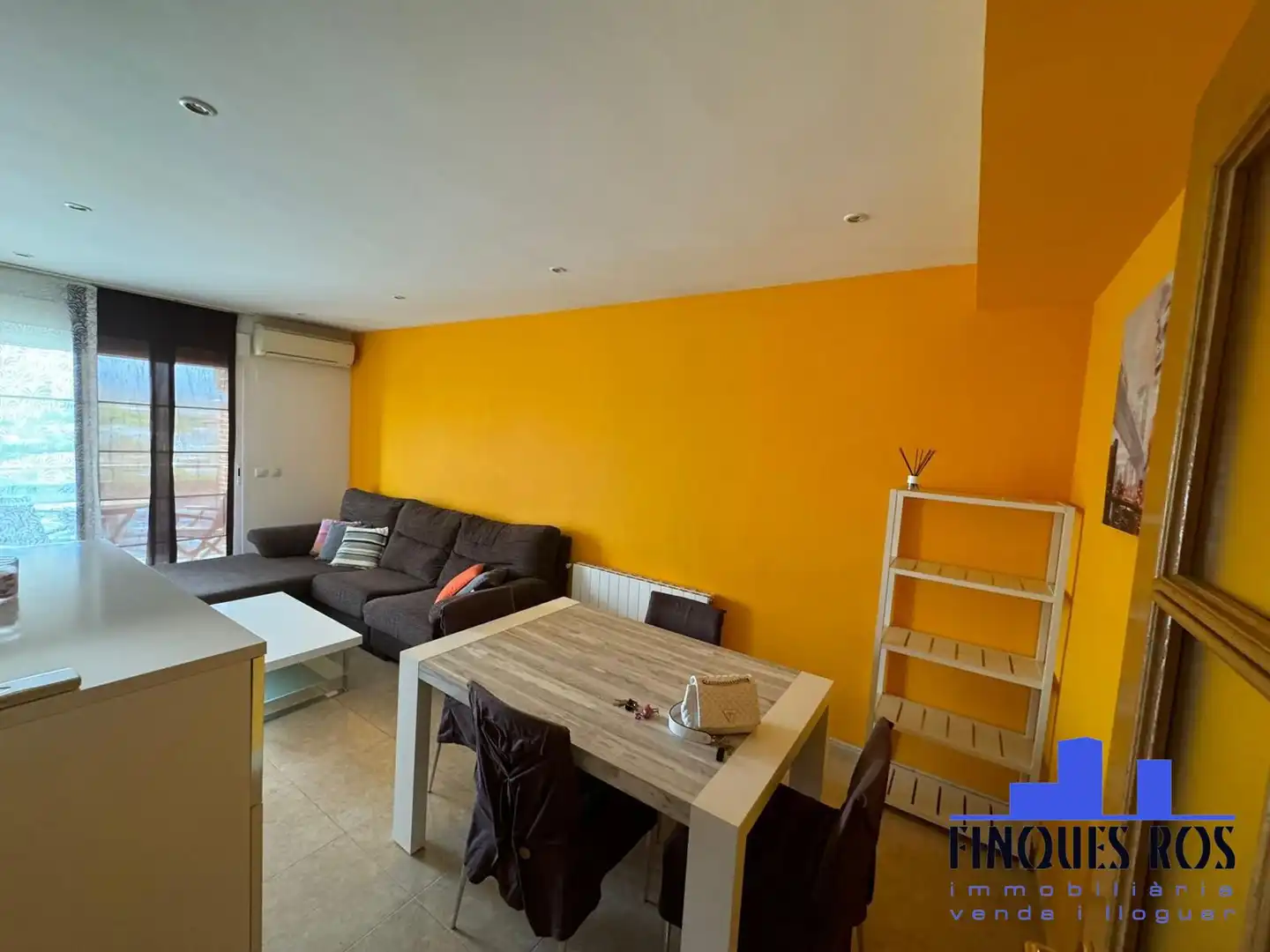 Living room of Flat for sale in Vinaròs  with Air Conditioner, Heating and Terrace