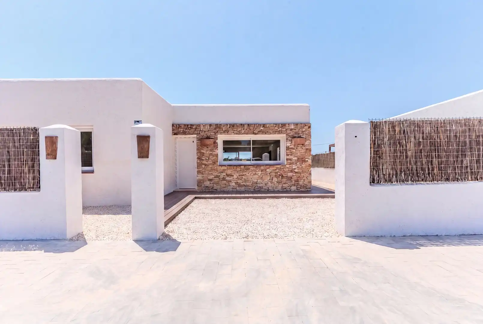 Außenansicht von Haus oder Chalet zum Verkauf in L'Ametlla de Mar  mit Klimaanlage, Heizung und Privatgarten