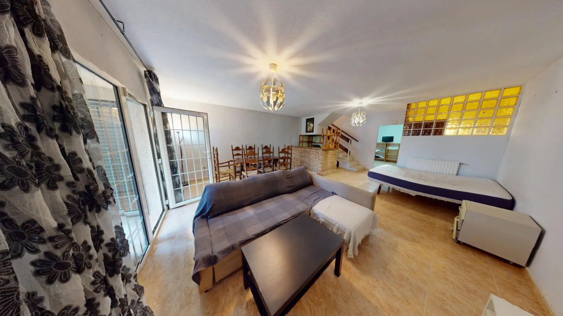Sala de estar de Casa adosada en venta en El Molar (Madrid) con Calefacción, Jardín privado y Terraza