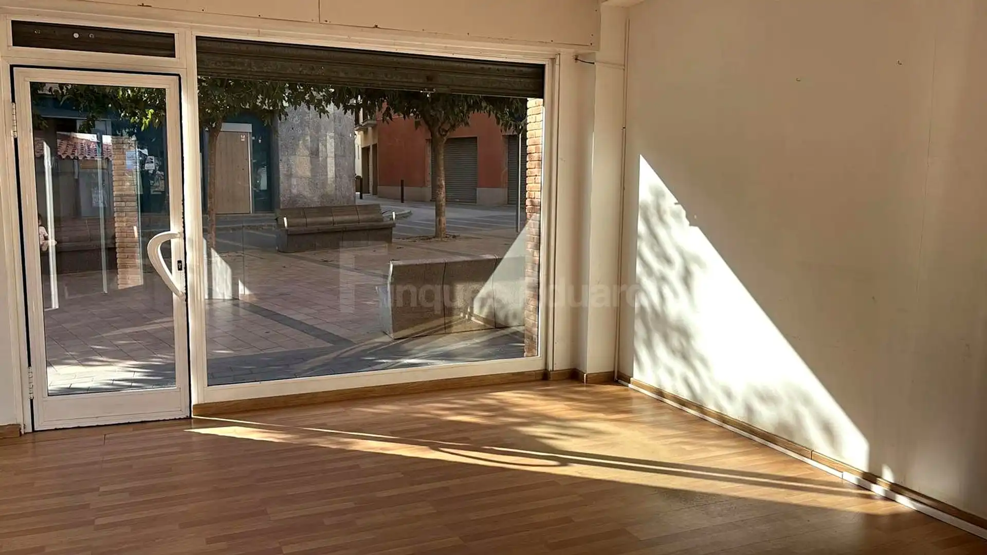 Local de alquiler en Dosrius poble