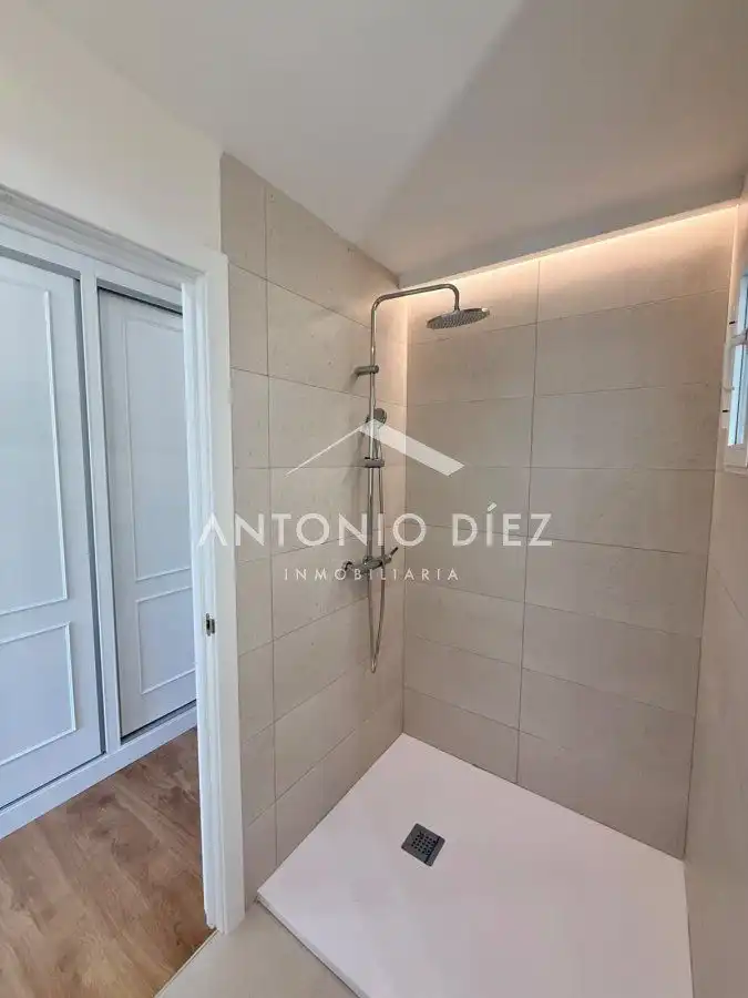 Bany de Àtic en venda en Aspe amb Aire condicionat, Terrassa i Traster