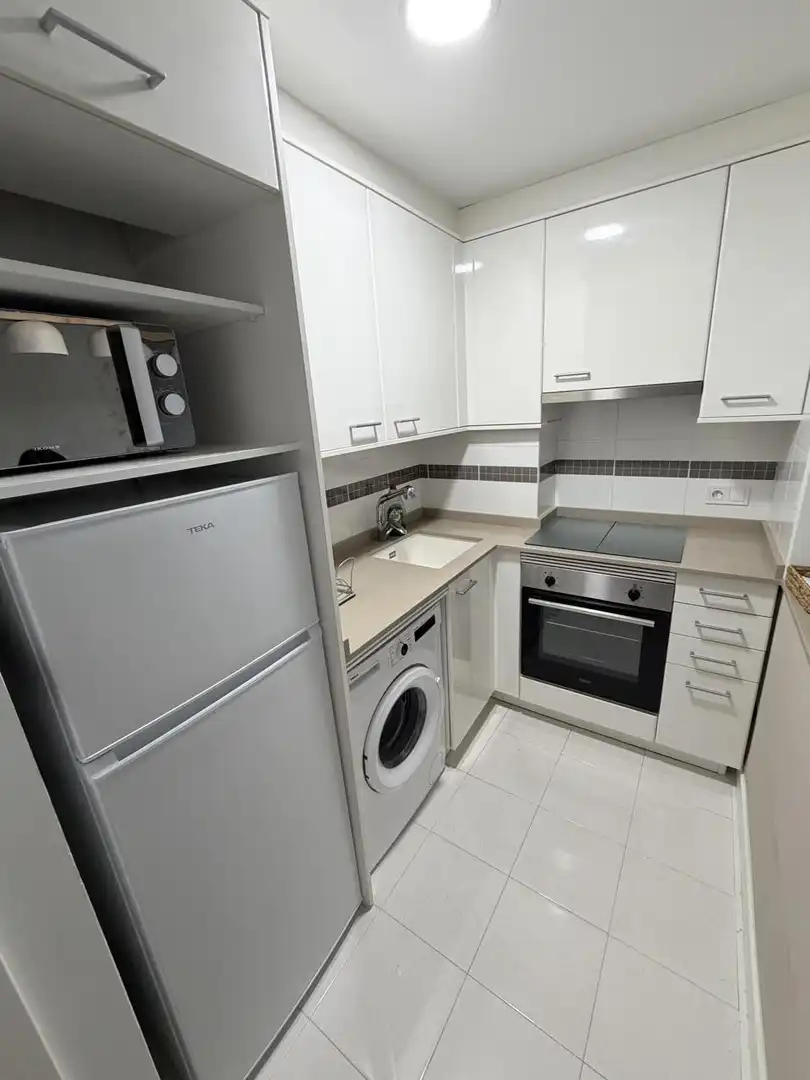 Flat with pool to rent in Calle de Arcaute, imagen 7