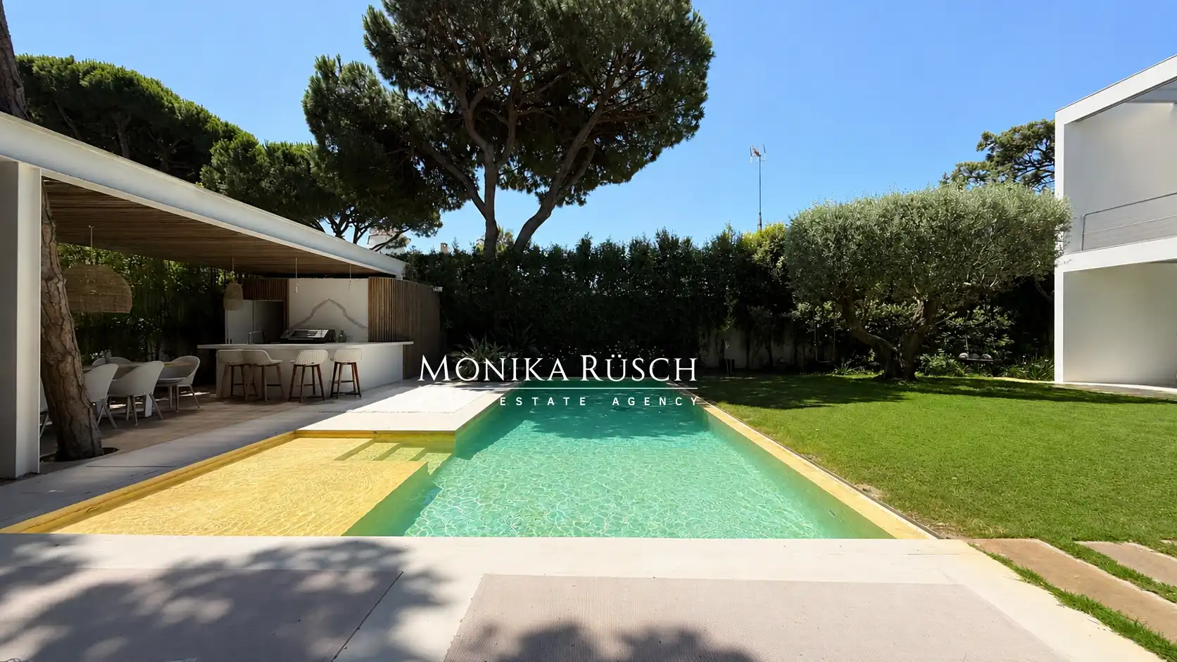 Swimming pool of Houses for rent in Castelldefels  with Air Conditioner, Heating and Private garden
