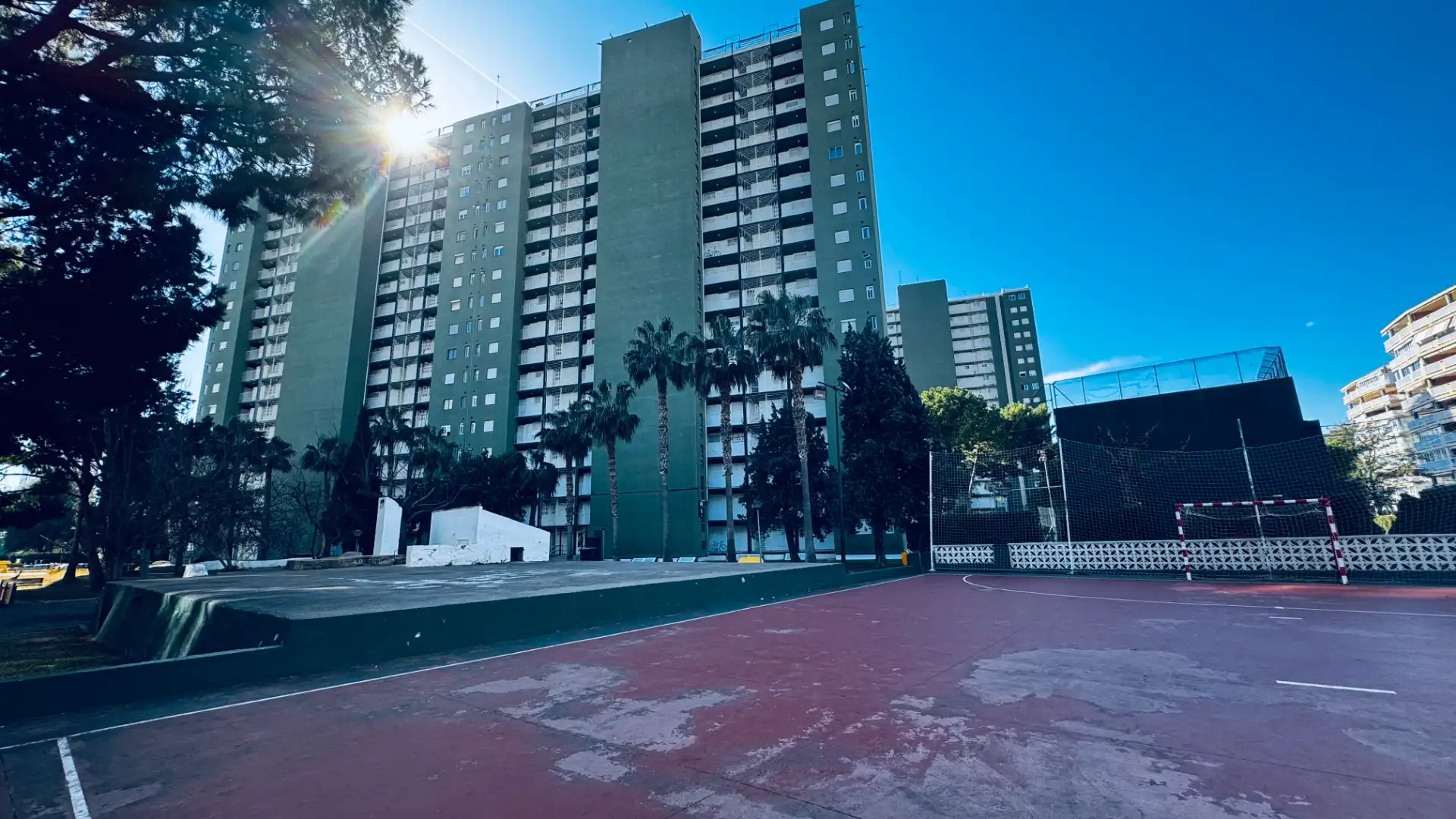 Vista exterior de Apartament en venda en Benicasim / Benicàssim amb Jardí privat, Terrassa i Moblat