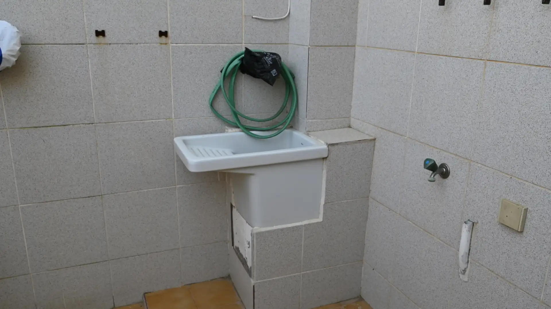 Badezimmer von Einfamilien-Reihenhaus zum Verkauf in L'Escala mit Möbliert