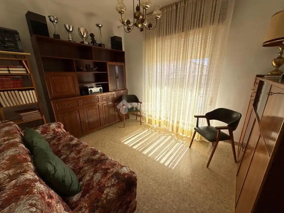 Sala de estar de Casa adosada en venta en Lucillos con Balcón