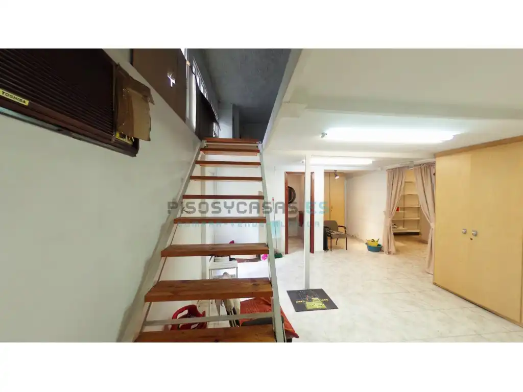 Local en venta en Zaragoza con Amueblado