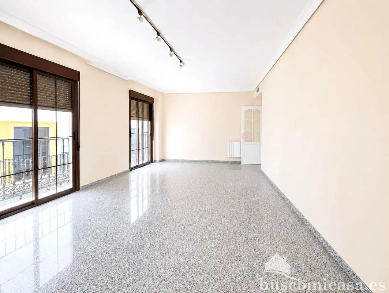 Außenansicht von Wohnung zum Verkauf in Bailén mit Klimaanlage, Heizung und Terrasse