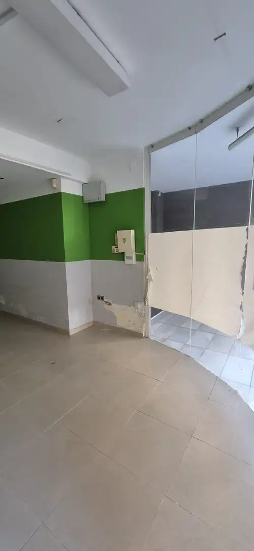 Business premises for sale in Carrer de Pompeu Fabra, imagen 3