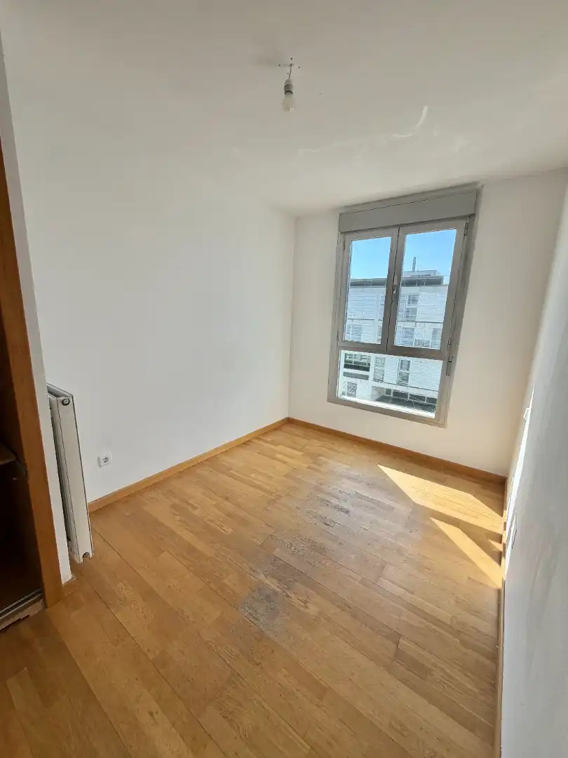 Habitación de Piso en venta en Madrid con Calefacción y Trastero