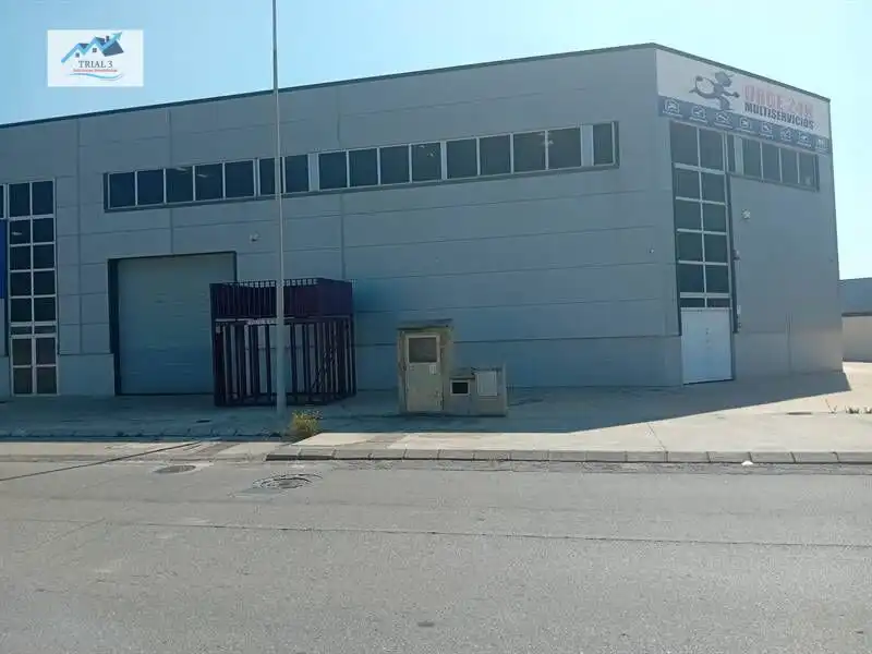 Nave industrial in vendita a Calle DELS ALMOGAVERS